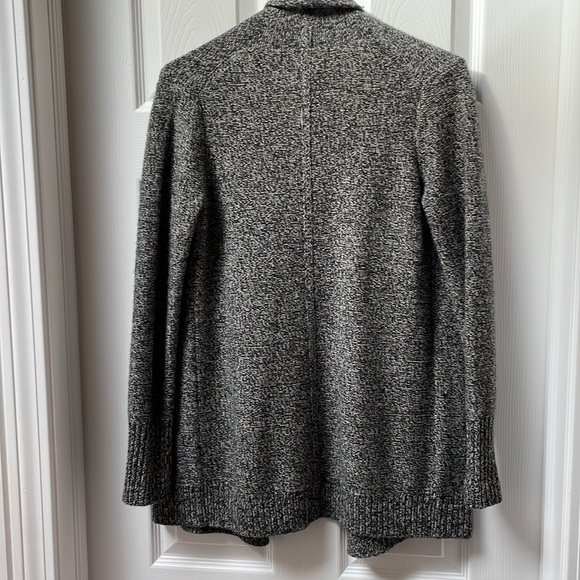 Tahari cashmere sweater - Picture 3 of 3